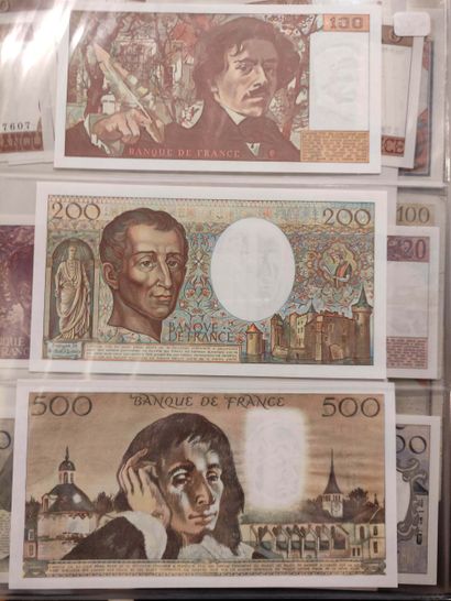 null Set of 39 banknotes, after re-establishment of the Franc; three reproductions...
