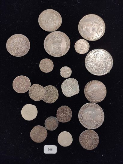 null 19 Monnaies royales françaises de Charles VI à Louis XV en argent: blanc, douzain,...