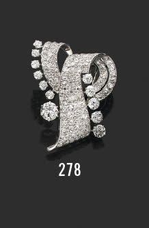 null 18K (750) white gold and platinum lapel clip, decorated with scrolls and loops...