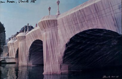 CHRISTO (NÉ EN 1935) Le Pont Neuf Offset en couleurs, dédicacée «pour Maria», signée...