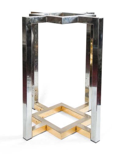 null Chromed metal table base, geometric shape
About 1970
H. 73 cm x W. 60 cm x D....