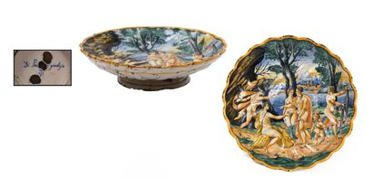 PESARO - XVIème siècle Le jugement de Pâris A glazed earthenware "crespina" cup resting...