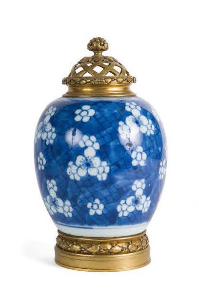 A blue and white porcelain pot, decorated...