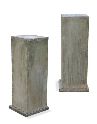 null Pair of columns with square sections, in patinated and riveted zinc veneer.
H....