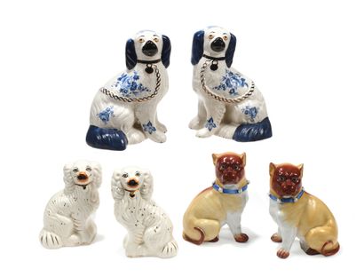 null Three pairs of pugs in earthenware H. 17 and 22 cm