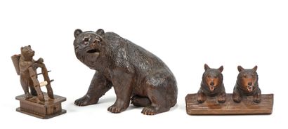 null Seated bear in carved and patinated wood (H. 23 x L. 31 cm), sewing kit bear,...