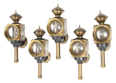 null Five lanterns of coachman mounted in sconces 

Modern work. (Damage to one)

H....