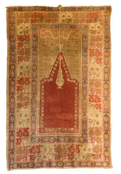 null Deux tapis anciens

L'un à décor de Mirhab et lampe de mosquée sur fond rouge

L'autre...