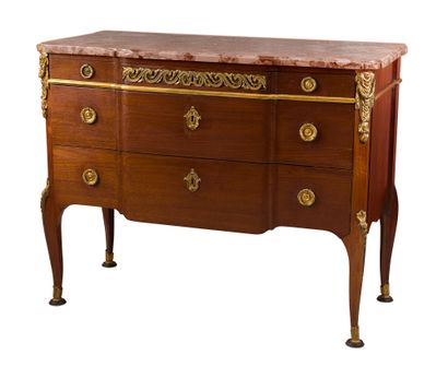Mahogany and mahogany veneer chest of drawers,...