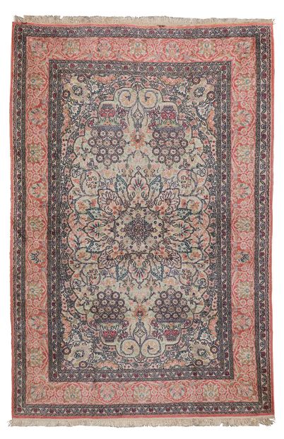 null Carpet Iran

Medallion and vase of flowers on a beige background

Wool and silk

193...