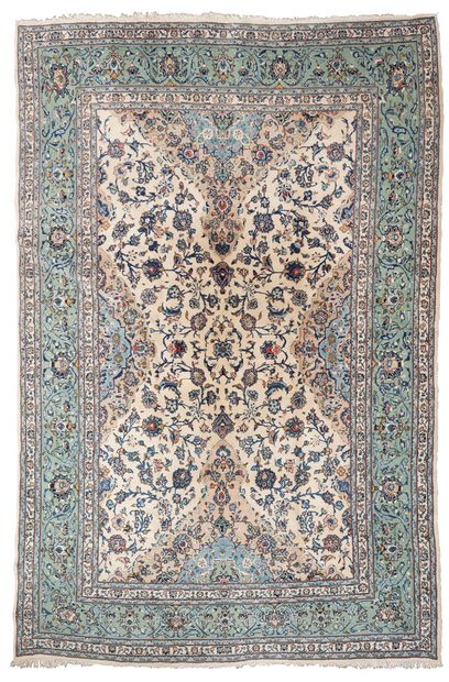 Carpet Iran

Beige medallion with scrolls...