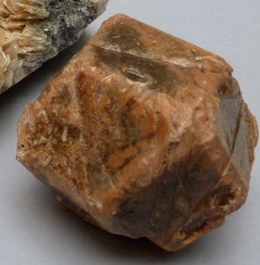 null Cristal de GRENAT dit « grenat fenêtre », Diako, région de Kayes, Mali 5cm