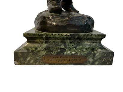 null Henri Désiré GAUQUIE (1858-1927)
Le semeur
Epreuve en bronze à patine nuancée,...