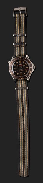 null OMEGA
Seamaster 300 James Bond 007
Number 82598502
Beautiful titanium bracelet...