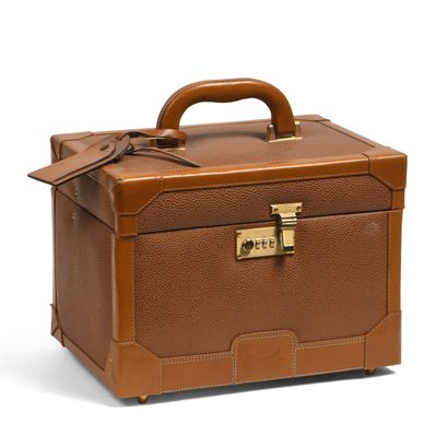 LANCEL
Travel case with smooth grained leather
H....