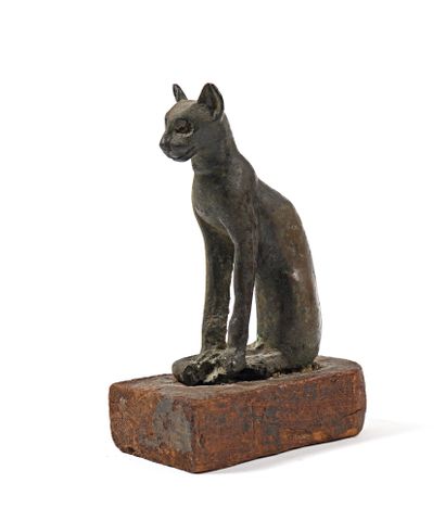 null Statuette de la déesse Bastet sur un socle en bois
Egypte, Basse Epoque (663-332...