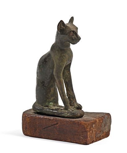 null Statuette de la déesse Bastet sur un socle en bois
Egypte, Basse Epoque (663-332...