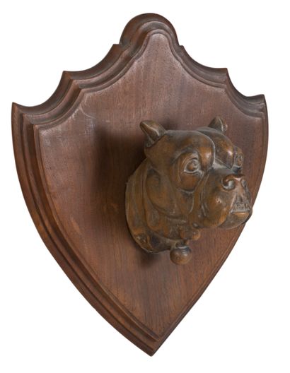 null Pair of wall mounted coat racks, decorated with dogues heads
H. 28 cm