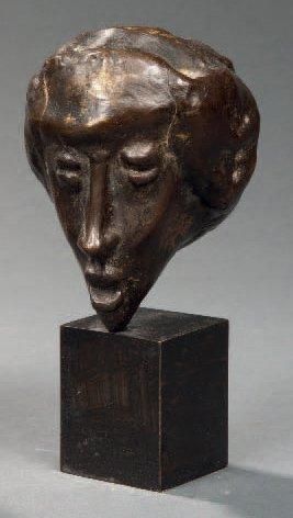 GUALTIERO BUSATO (NÉ EN 1941) Masque de Amantéa Sculpture en bronze patiné, signée,...