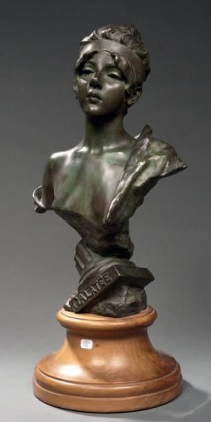 EMMANUEL VILLANIS (1858-1914) Galatée - 1894 Sculpture en bronze patiné à nuance...