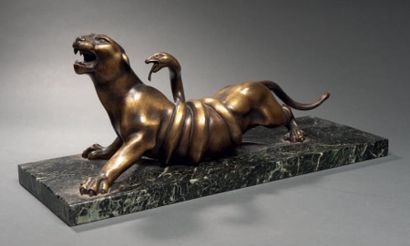 GHANU GANTCHEFF (XXÈME SIÈCLE) Le félin attaqué par un reptile Sculpture en bronze,...