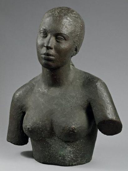 SHABER (XXÈME SIÈCLE) Buste de femme Sculpture en bronze à patine verte signé au...