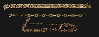 Ensemble de trois bracelets en or : Bracelet...