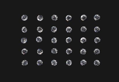 null Set of 30 brilliant-cut diamonds of natural origin from conflict-free countries.
Total...