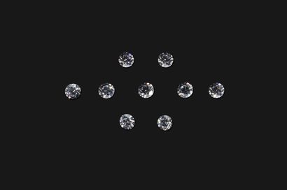 null Set of 9 brilliant-cut diamonds of natural origin from conflict-free countries.
Total...