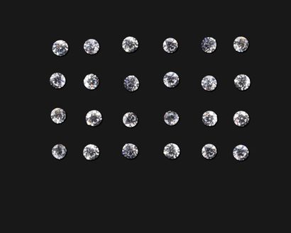 Ensemble de 24 diamants de taille brillant,...