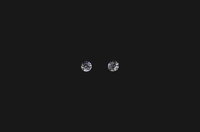 null Set of 2 brilliant-cut diamonds of natural origin from conflict-free countries.
Total...