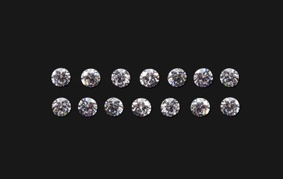 null Set of 14 brilliant-cut diamonds of natural origin from conflict-free countries.
Total...