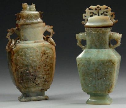 null Ensemble de deux vases couverts HU en serpentine beige et absinthe, finement...