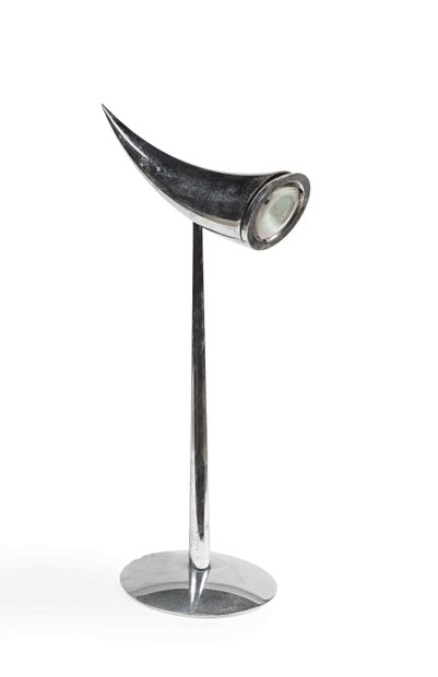 null Philippe STARCK

Ara

Lampe en métal chromé.

Haut. : 49 cm ; Larg. : 27,3 cm

(Accidents...