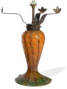 null EMILE GALLE (1846 - 1904)

Pied de lampe en verre multicouche dégagé à l'acide...