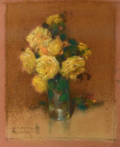 ALFREDO RAMOS-MARTINEZ (1872-1946) Bouquet dans un vase Pastel sur papier. Signé...