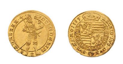 BOHEME Ducat or. 1589. Prague. 3,47 g. Différent: L. Erker. L'Empereur debout de...