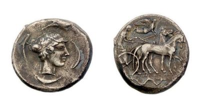 null Tétradrachme (440-130 av. J.-C.). 16,65 g. Tête d'Aréthuse à droite, les cheveux...