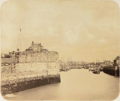Jean-Victor Warnod (1812-1892) Vue inversée de l'entrée du port du Havre, vers 1857...