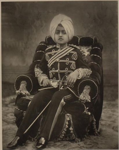 ANONYME Sorabi Jehangir, Maharadjah de Patiala, 1903 Tirage au charbon monté sur...
