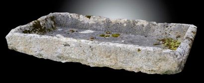 null ABREUVOIR EN PIERRE DE FORME RECTANGULAIRE Matériaux Calcaire Long. 172 cm -...