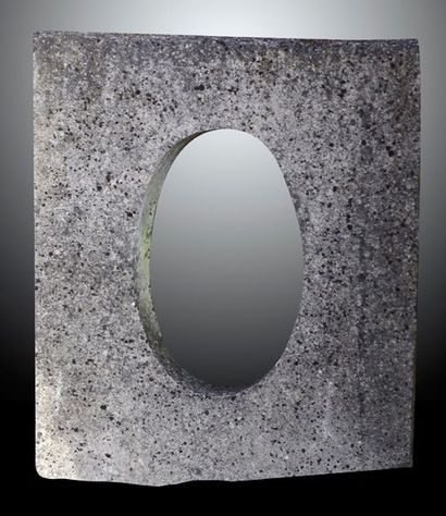 null OEIL DE BOEUF OVALE Matériaux Calcaire XIXè siècle Largeur ex. 80, int. 69 cm...