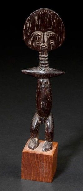 null Ashanti - Ghana Poupée de fertilité Sculpture en bois à patine brune H: 17,5...