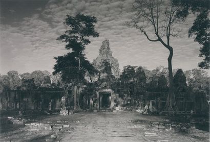 Kenro Izu "Angkor Wat" - 1994 Tirage Platine Signé et non numéroté 50 x 60 cm Provenance...