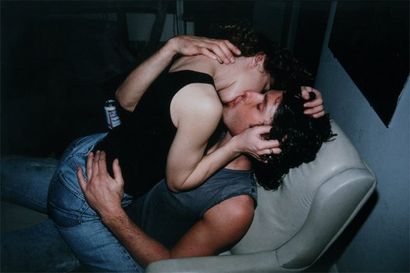 Nan Goldin "Risé and Monty Kissing, NYC" - 1988 Tirage Cibachrome Signé et numéroté...