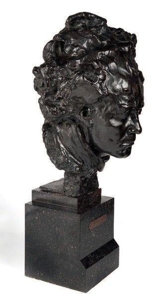 Alfredo PINA (1883 - 1966) 
Beethoven
Buste en bronze à patine brune.
Fonte à cire...