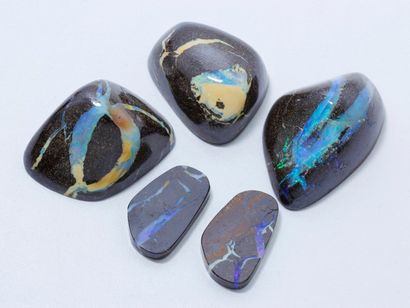 Lot d'opale matrix composé de 3 importants...