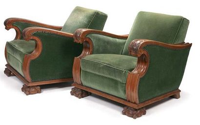 TRAVAIL SUEDOIS VERS 1900 Rare et importante paire de fauteuils en chêne clair à...