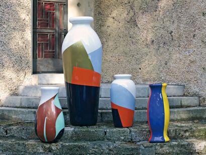 ALESSANDRO MENDINI (NÉ EN 1931) « Ghozou Stile », 2008. Vase en résine laquée au...