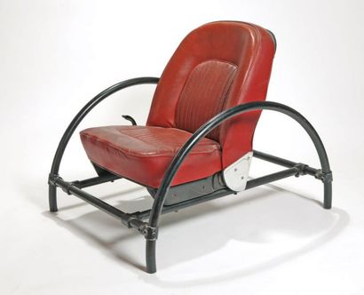 RON ARAD (NÉ EN 1951) Rare fauteuil, modèle « Rover » à assise en cuir rouge montée...